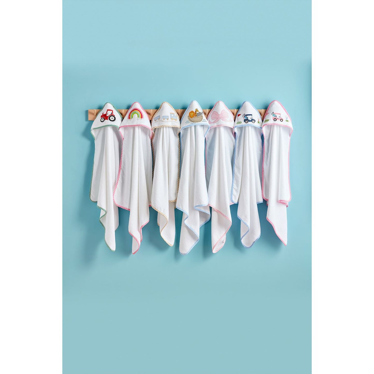 TRAIN APPLIQUE HOODED TOWEL
