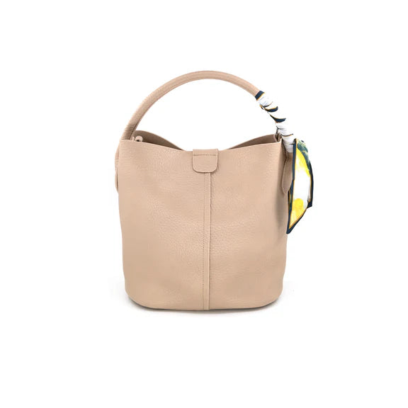 LEATHER BUCKET HAND BAG - BIEGE