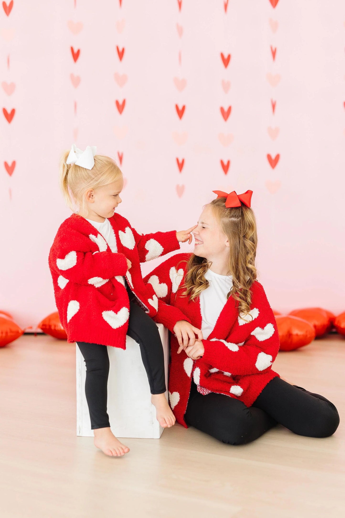RED/WHITE COZY HEART CARDIGAN