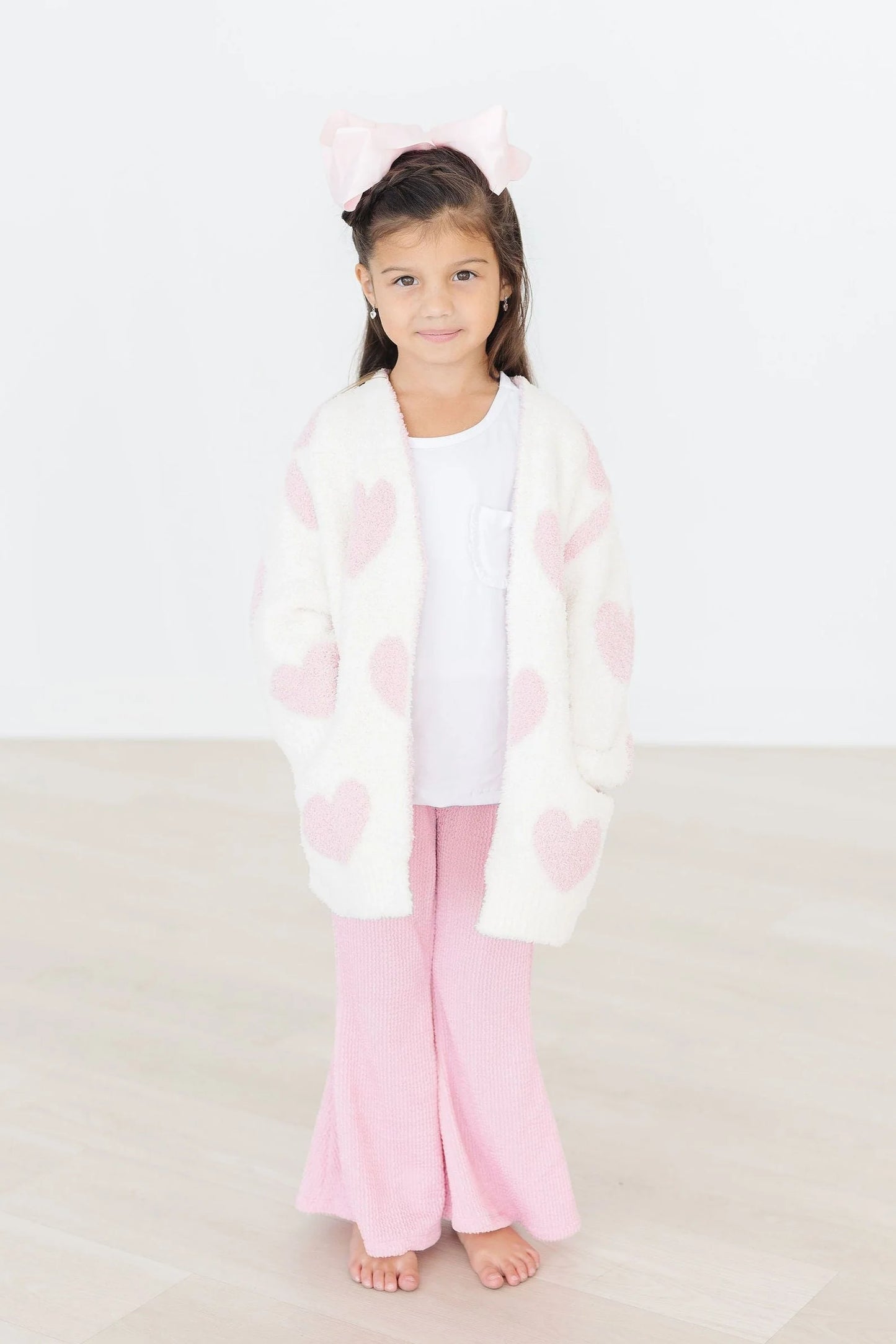 WHITE/LIGHT PINK HEART COZY CARDIGAN