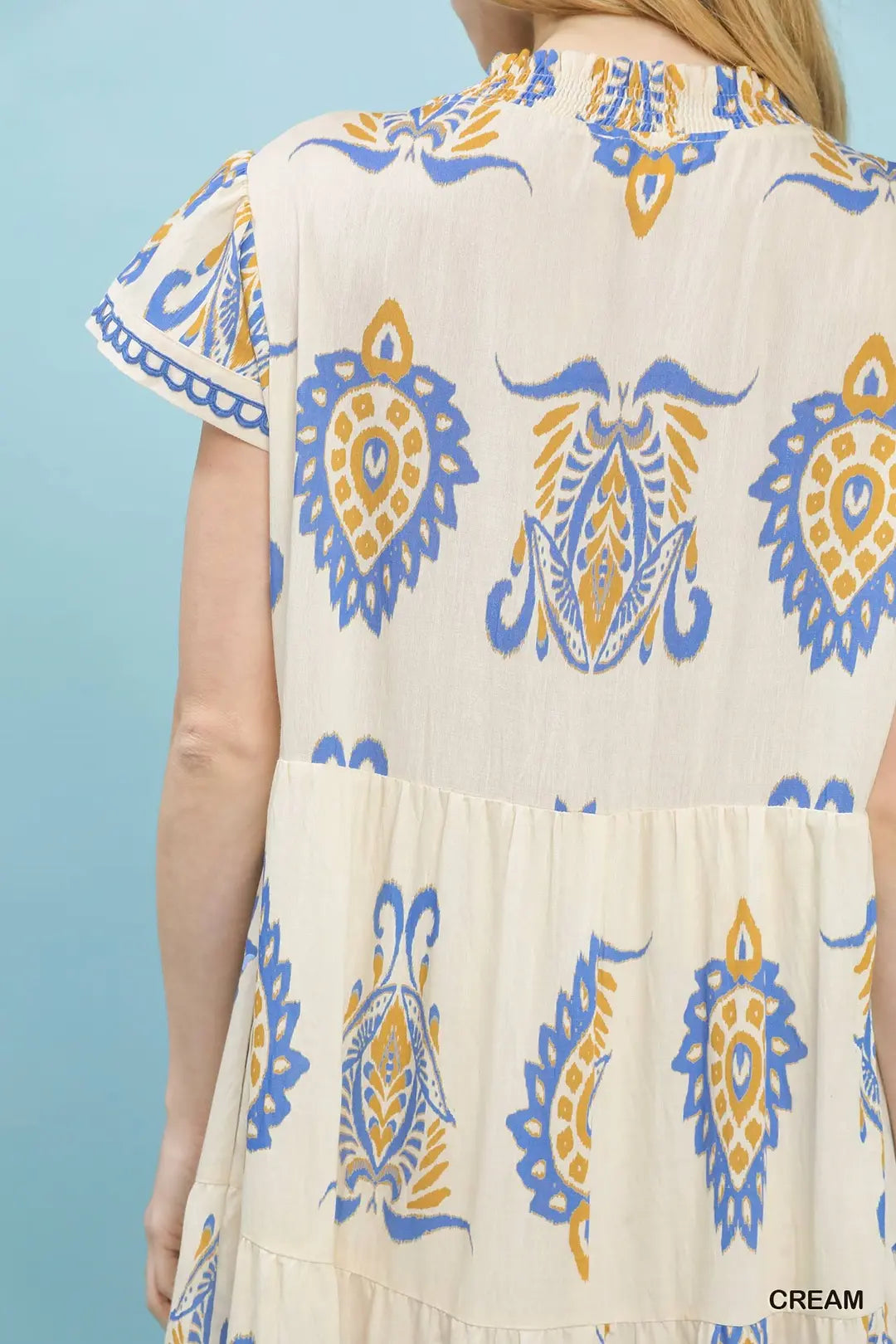 PRINT FLUTTER SLEEVE TIERED MIDI DRESS - CREAM