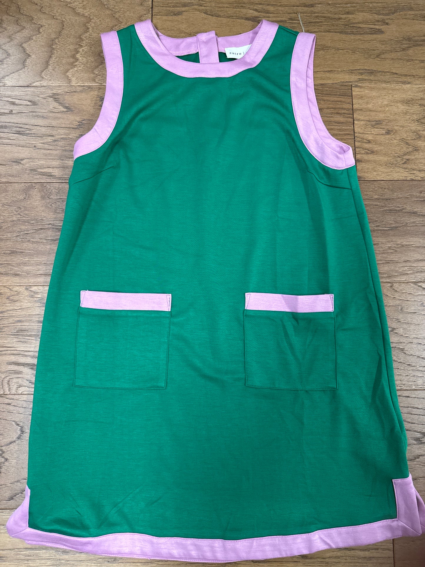 SLEEVELESS SHIFT DRESS WITH POCKETS - GREEN/PINK