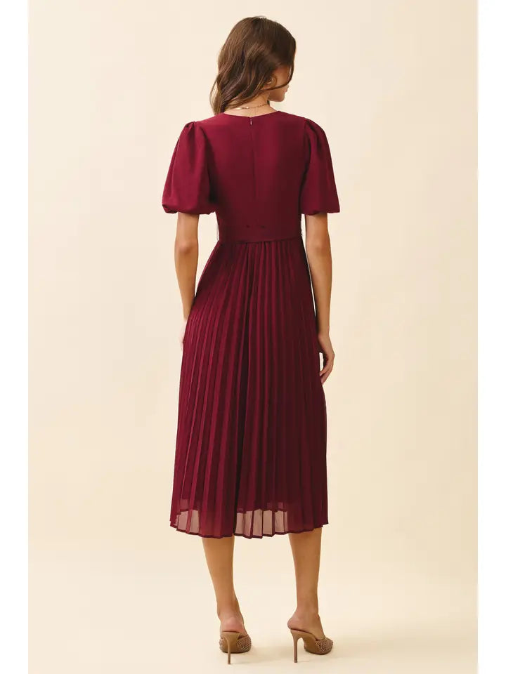 PLEATED WITH SIDE SLIT DETAIL ROUND NECK DRESS - BURGUNDY
