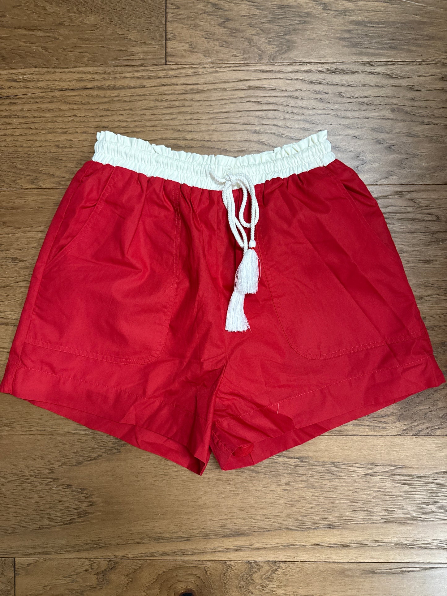 SOLID HIGH WAIST ADJUSTABLE SHORTS - RED