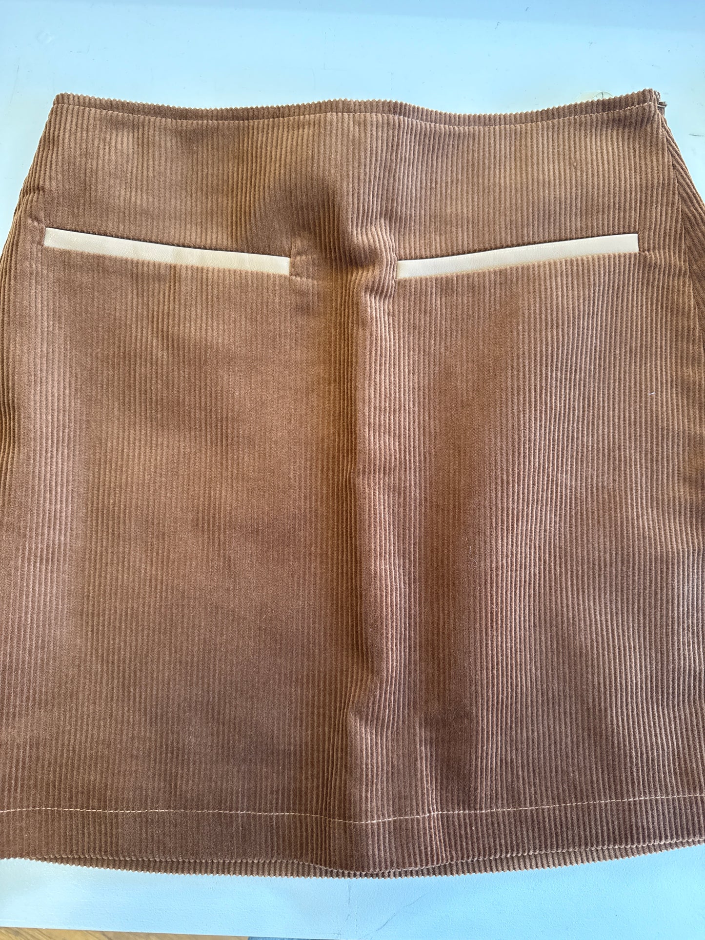 CORDUROY SKIRT - BROWN