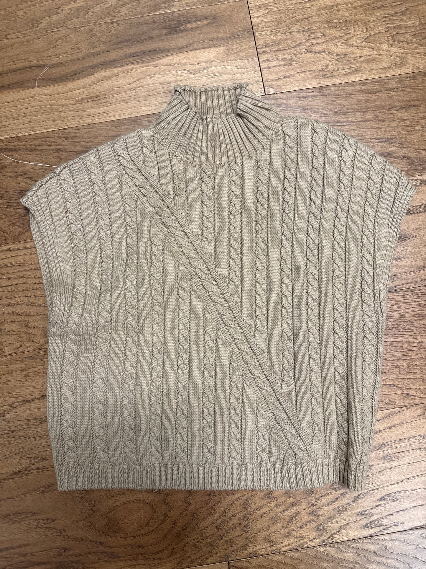 MOCK NECK SHORT SLEEVE SWEATER - TAN