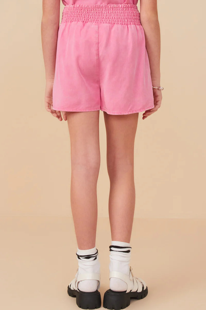 GARMENT DYED SMOCKED DETAIL SHORTS - PINK