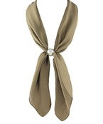 ACCENTED PEAEL LONG SCARK NECKLACE - OLIVE