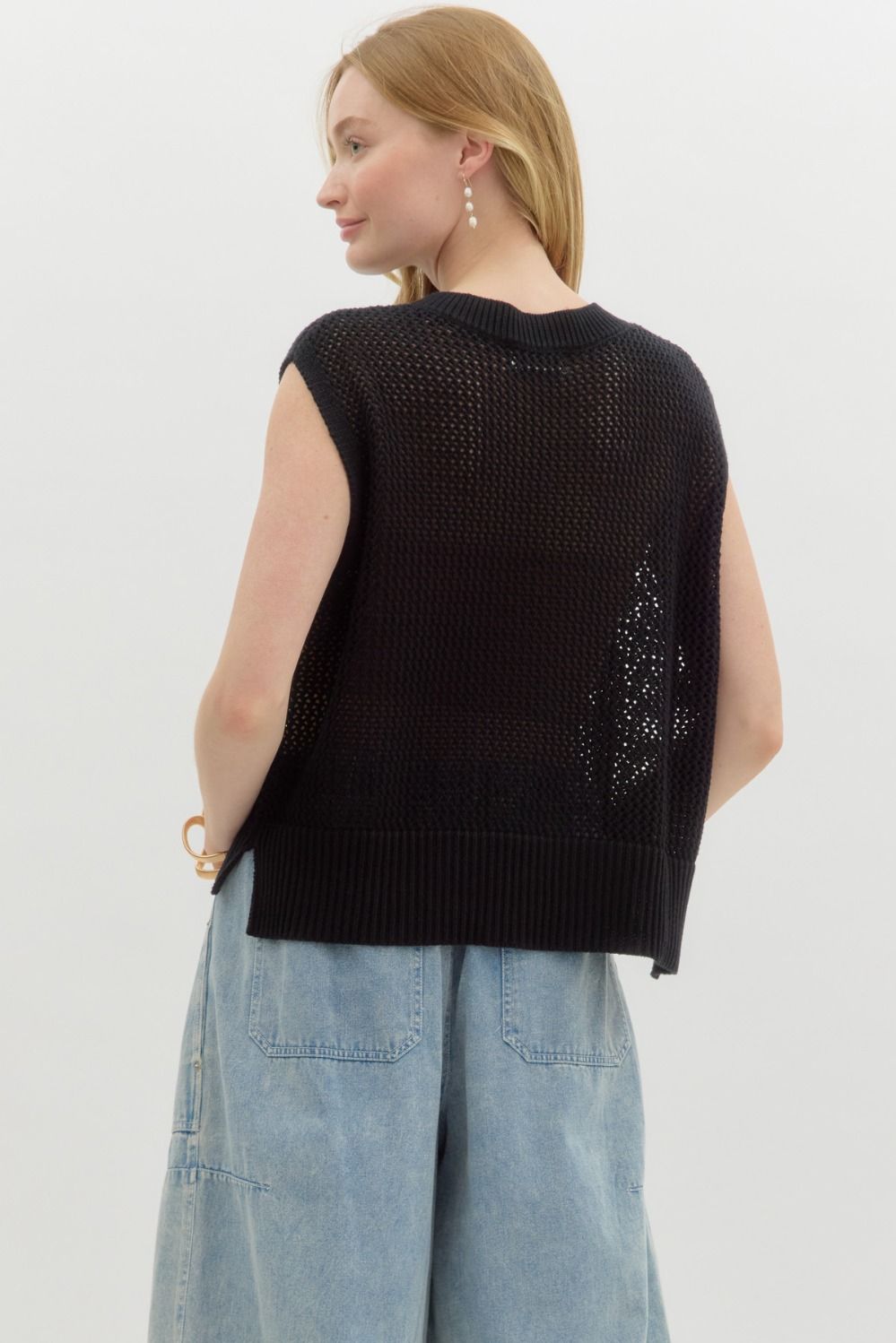 KNIT PULLOVER TOP - BLACK