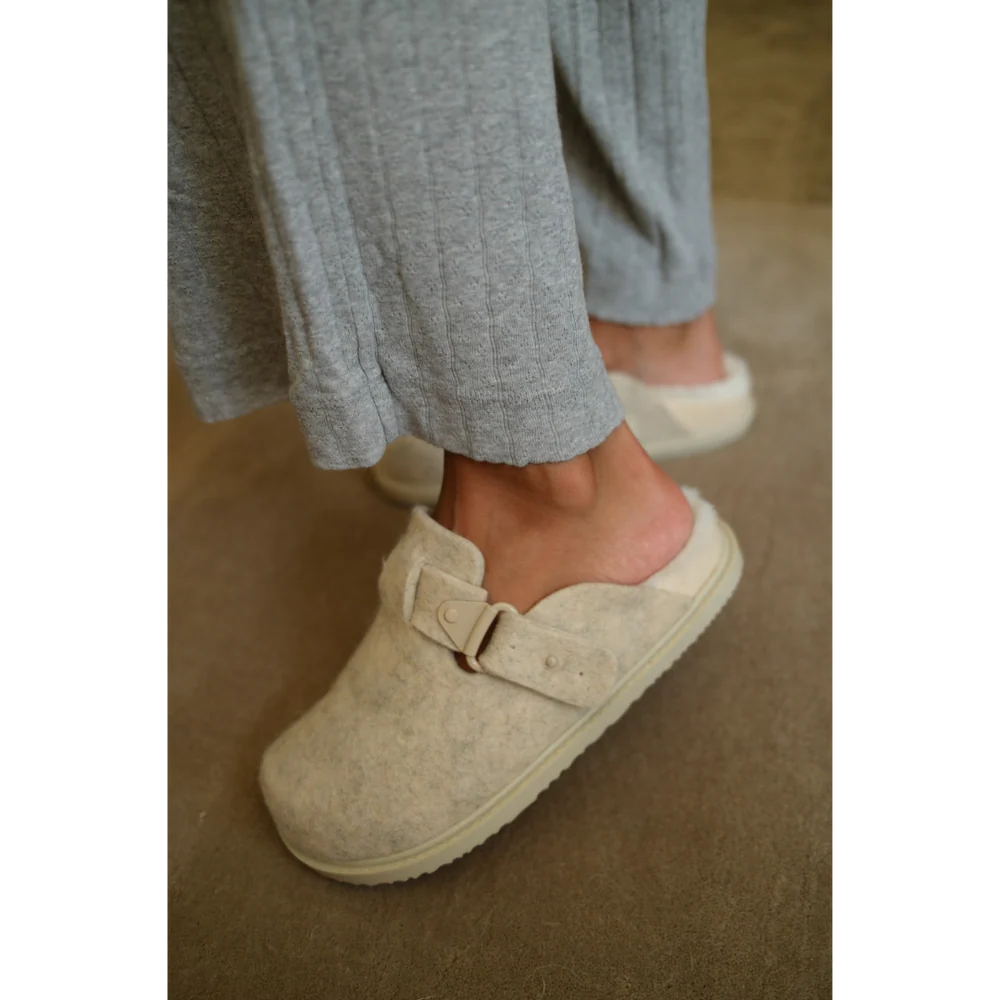PORTLAND SLIP ON CLOG - OATMEAL