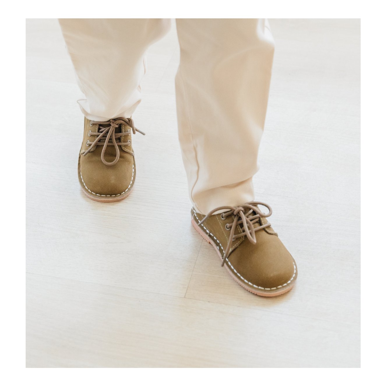 TYLER LEATHER LACE UP SHOE - NUBUCK KHAKI
