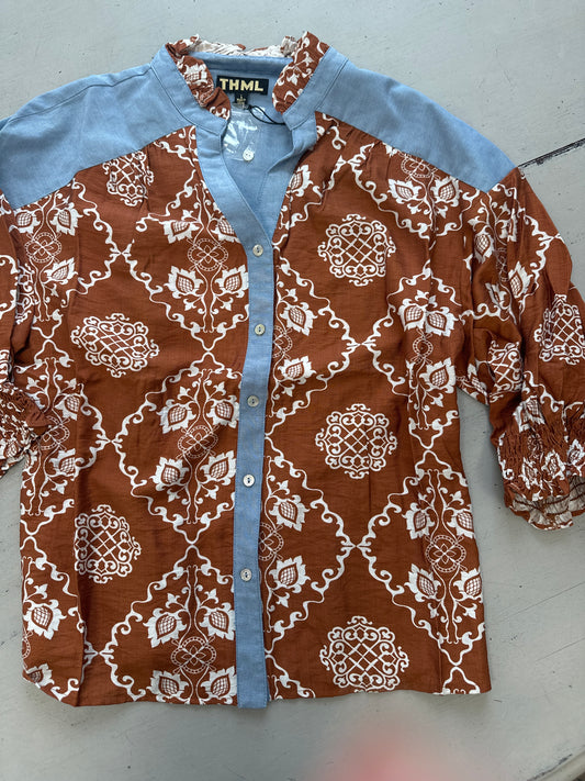 SHORT SLEEVE PRINT BUTTON UP TOP - BROWN-CHAMBRAY