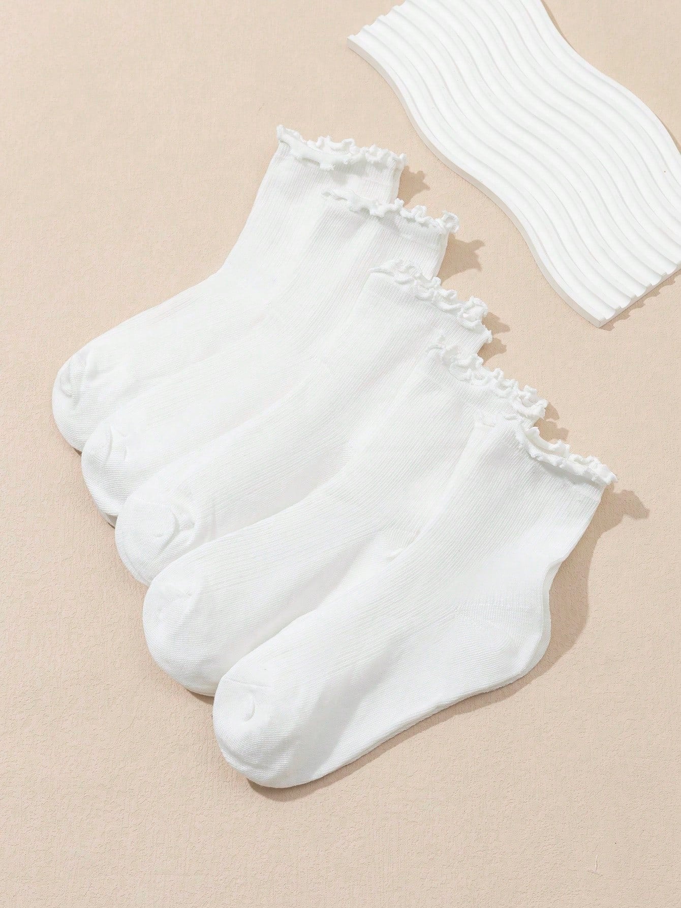 LETTUCE RUFFLE MID-CALF SOCKS
