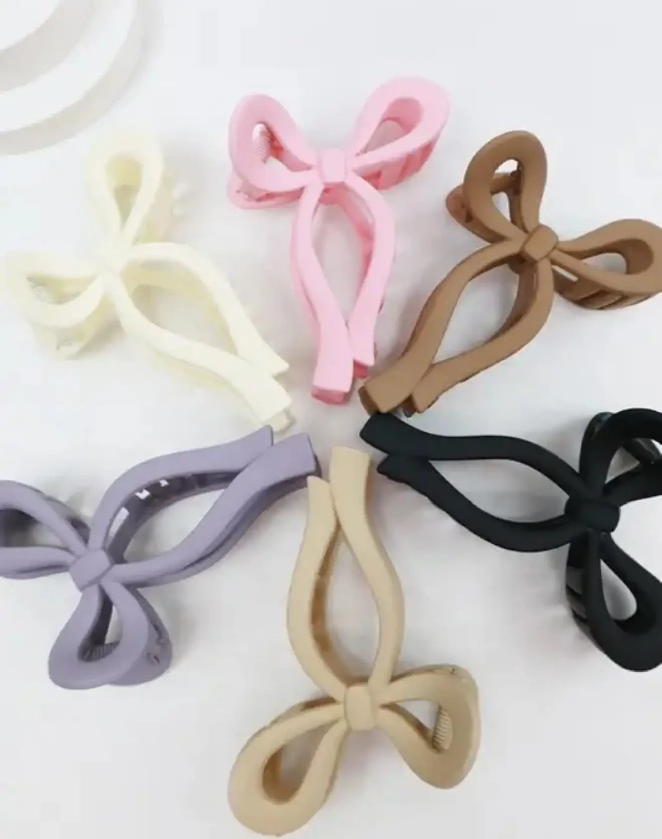 MATTE BOW SHAPE HAIR CLAW CLIP