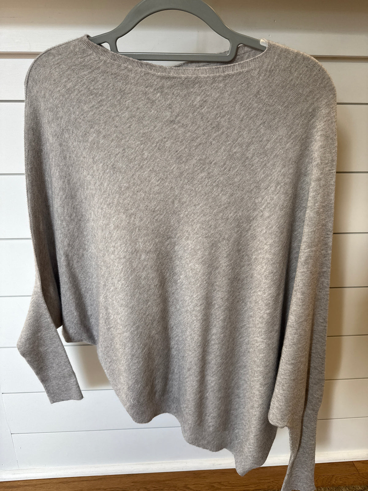 ASYMMETRICAL CUFF SLEEVE KNIT TOP - MOCHACCINO