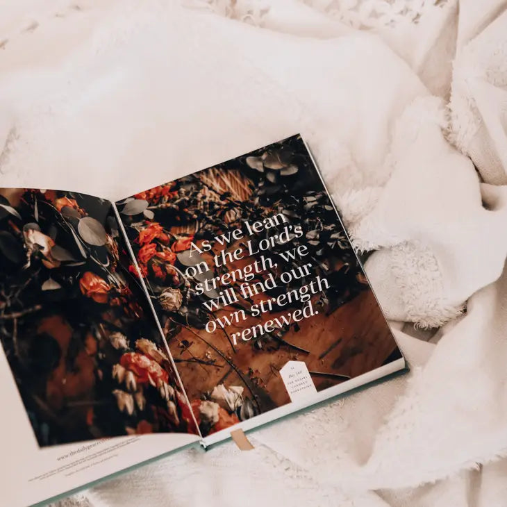 THE GOSPEL CHANGES EVERYTHING - 365 DAY DEVOTIONAL