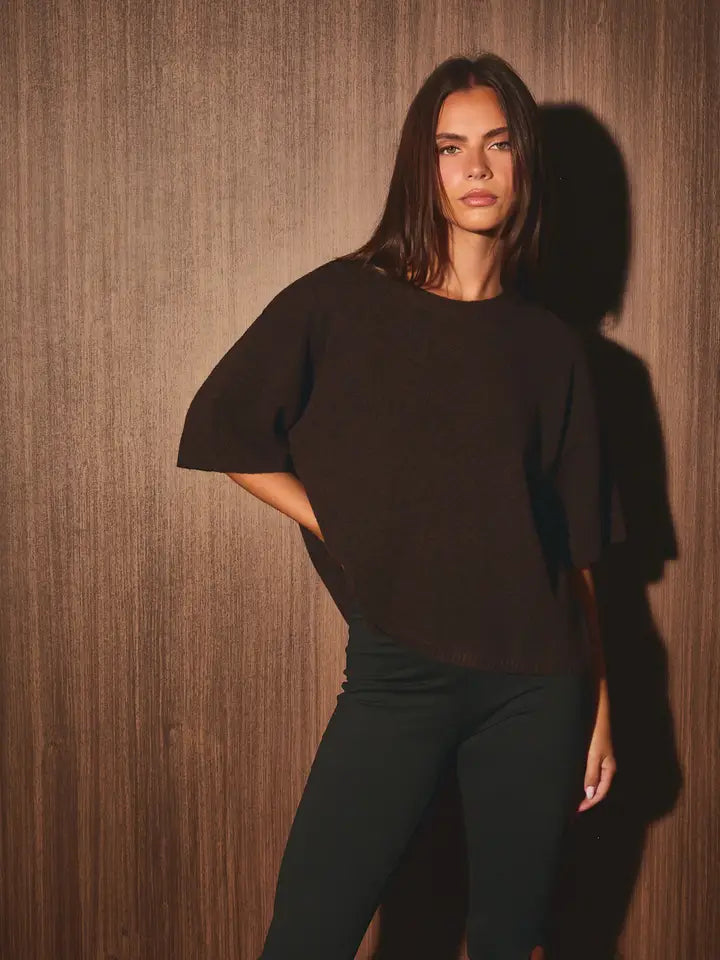 SHORT SLEEVE CREW NECK BOXY LIGHT WEIGHT SWEATER TOP - BROWN