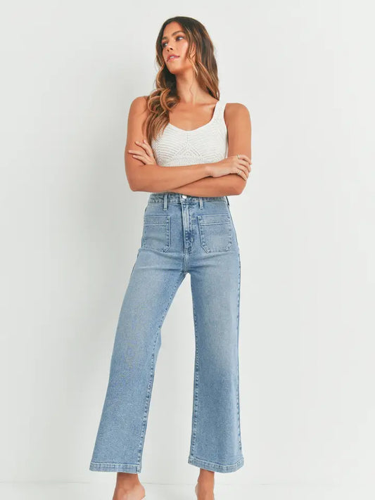 PATCH POCKET WIDE LEG JEANS - LIGHT WASH