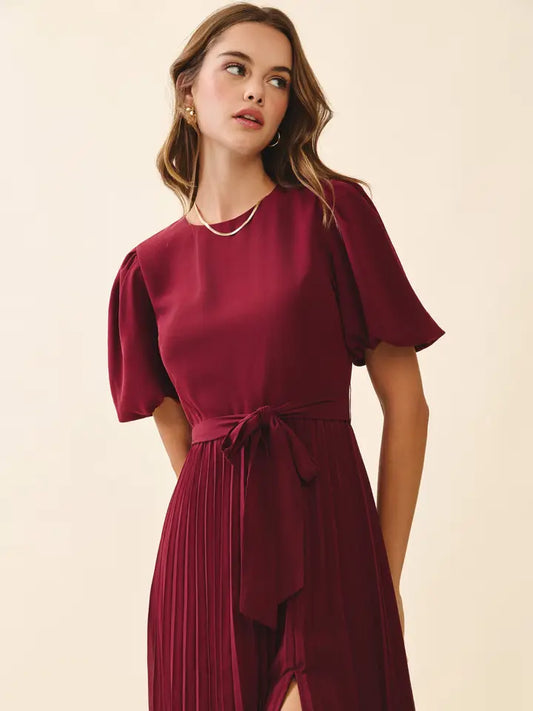PLEATED WITH SIDE SLIT DETAIL ROUND NECK DRESS - BURGUNDY
