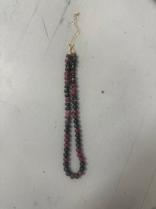 ELLISON STONE NECKLACE - GARNET/BLACK