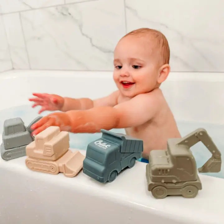 GRANT'S TRUCK WATER  TOYS