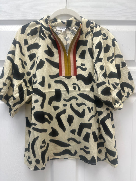 SHORT SLEEVE PRINT TOP WITH CONTRAST COLLAR - WHITE