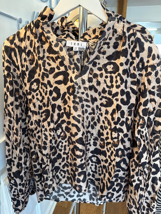 LONG SLEEVE CHEETAH PRINT TOP