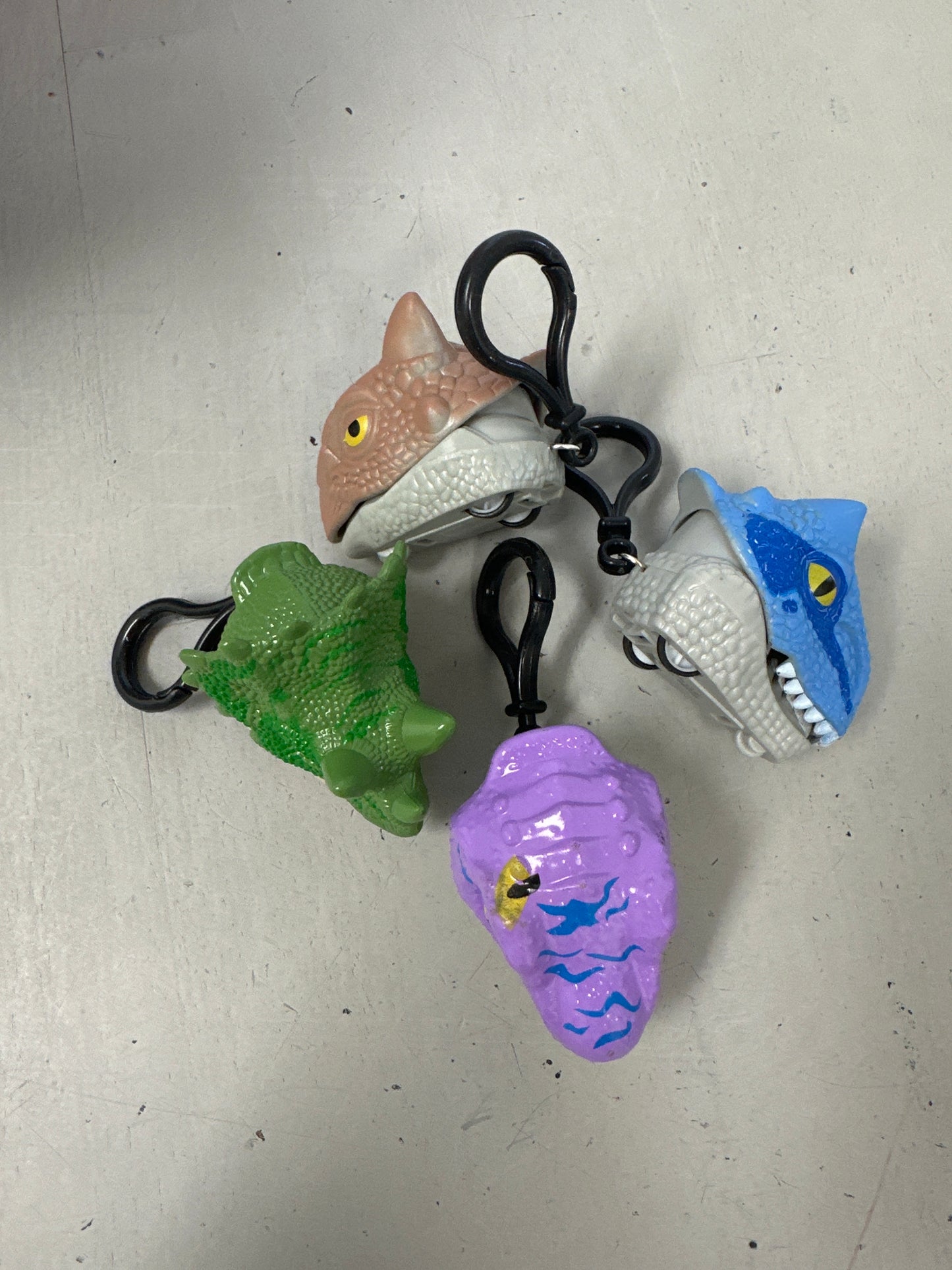 PULL-BACK CHOMPING DINOS - ASSORTED COLORS