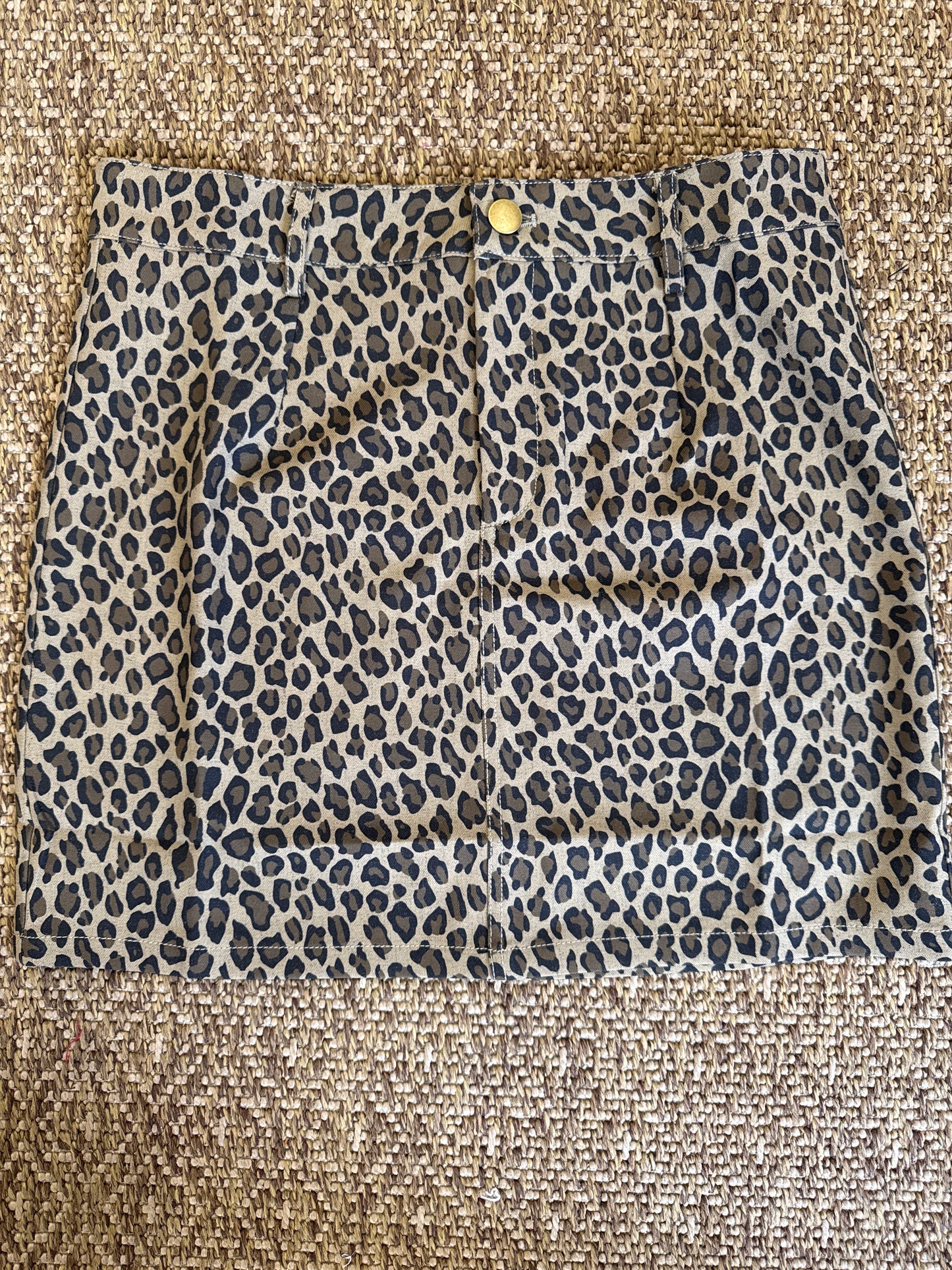 LEOPARD PRINT MINI SKIRT -KHAKI
