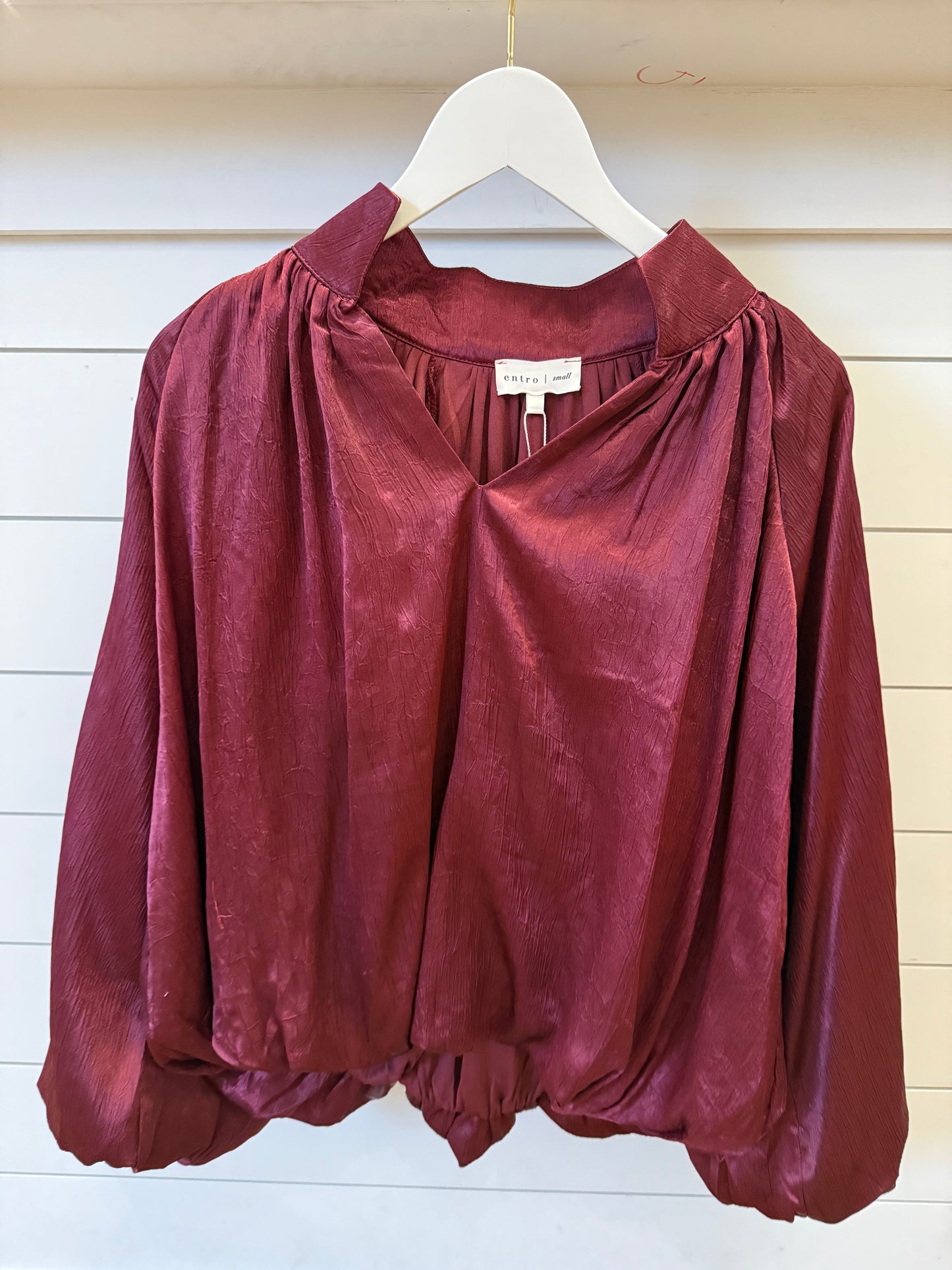 SOLID BALLOON SLEEVE V-NECK TOP - BURGUNDY