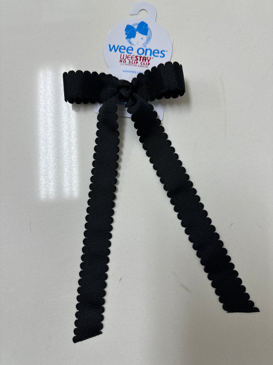 MINI BOWTIE SCALLOPED STREAMER BOW - BLACK