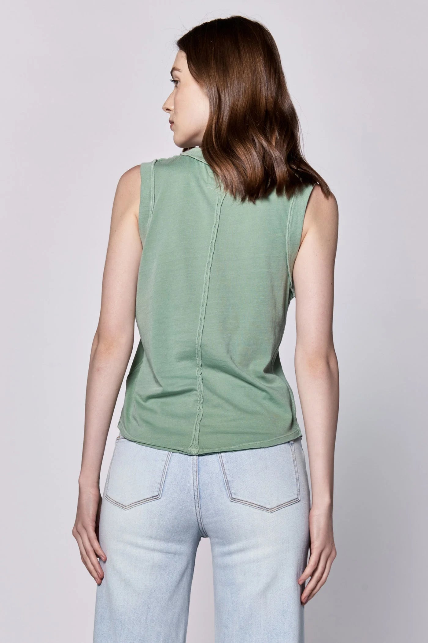ROUND NECK SLEEVELESS TANK - ICEBERG GREEN