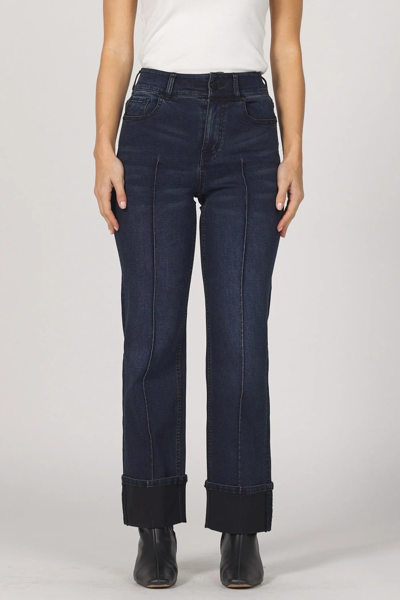 HOLLY STRAIGHT LEG JEAN - CALLAWAY