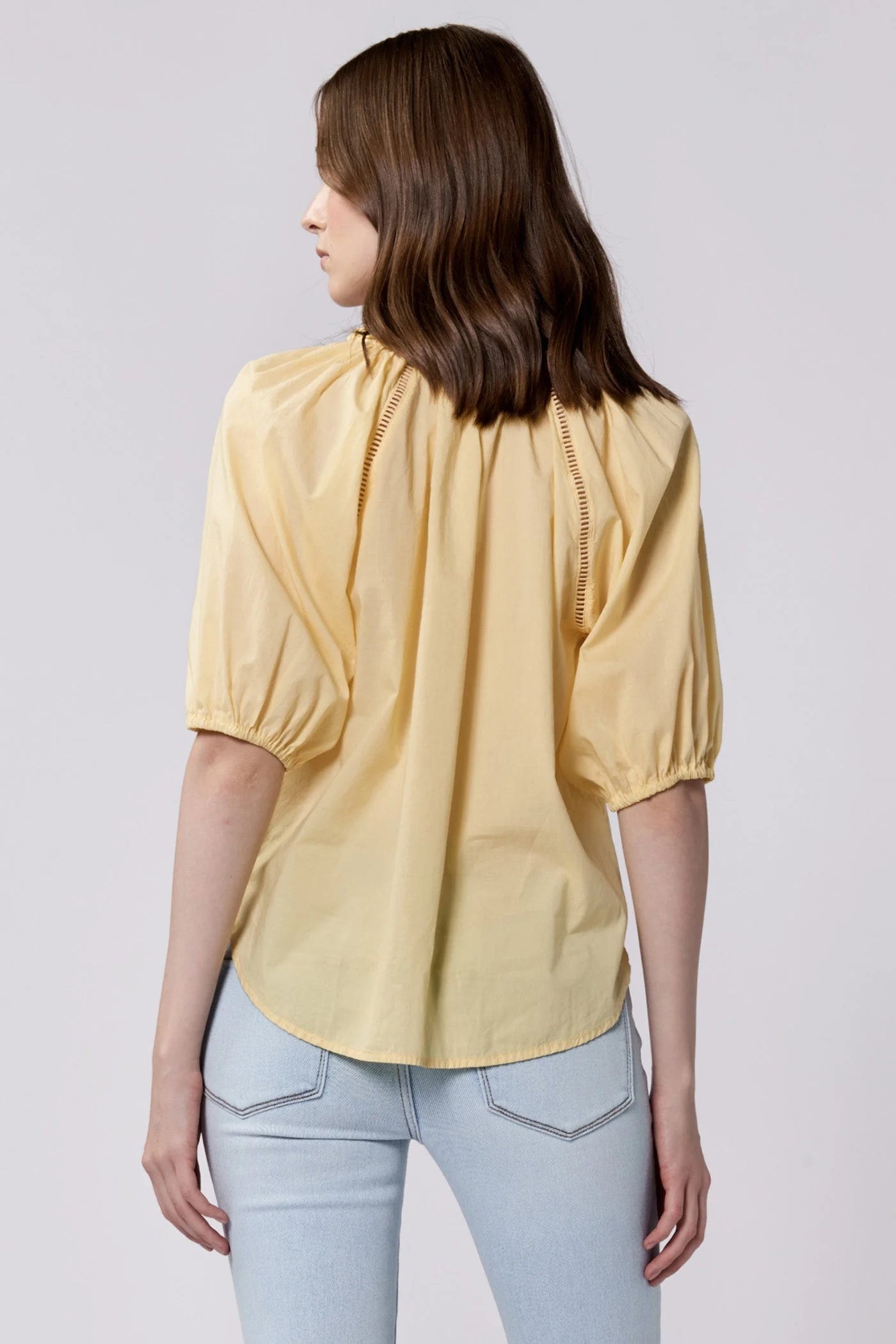 COSTA V NECK TOP - PALE BANANA