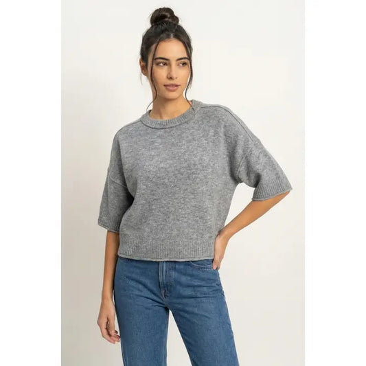 SEAM DETAIL SHORT SLEEVE KNIT TOP - HEATHER GRAY