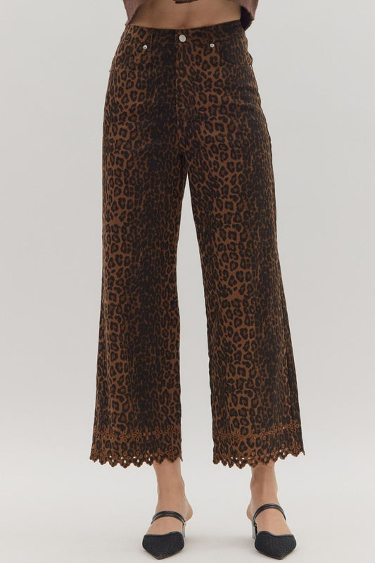 LEOPARD EMBROIDERED HEM JEANS