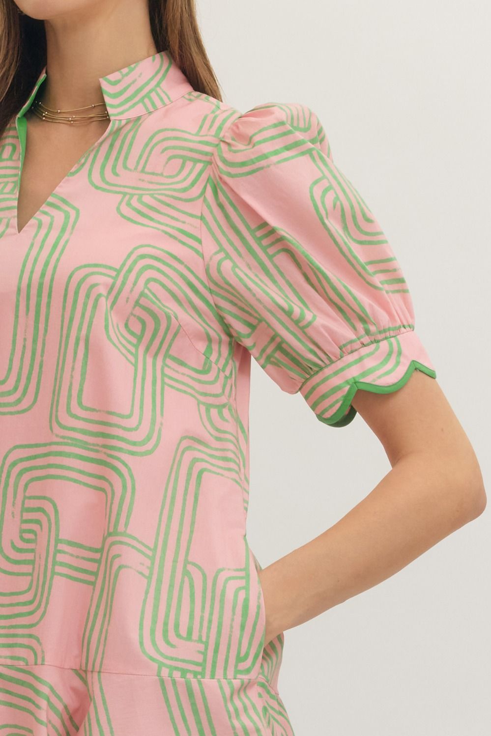 PUFF SLEEVE SCALLOPED HEM MINI DRESS - PINK
