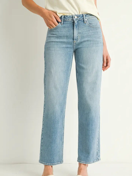 MID RISE STRETCHY STRAIGHT LEG JEAN - LIGHT DENIM
