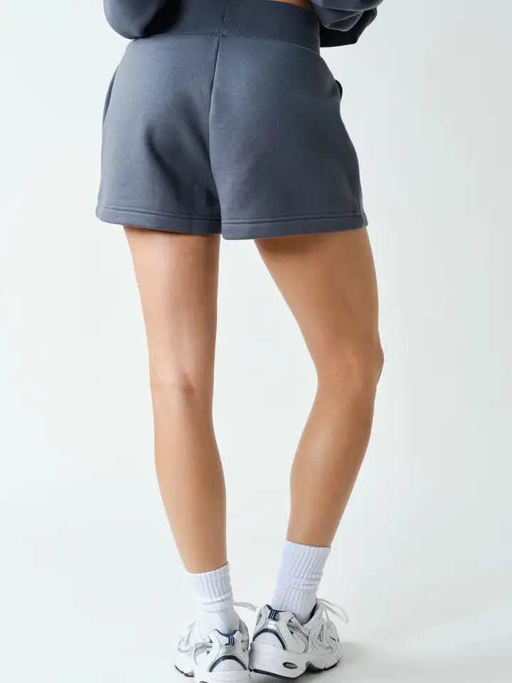 CLOUDWALK FLEECE BILLOW SHORTS - GRAPHITE