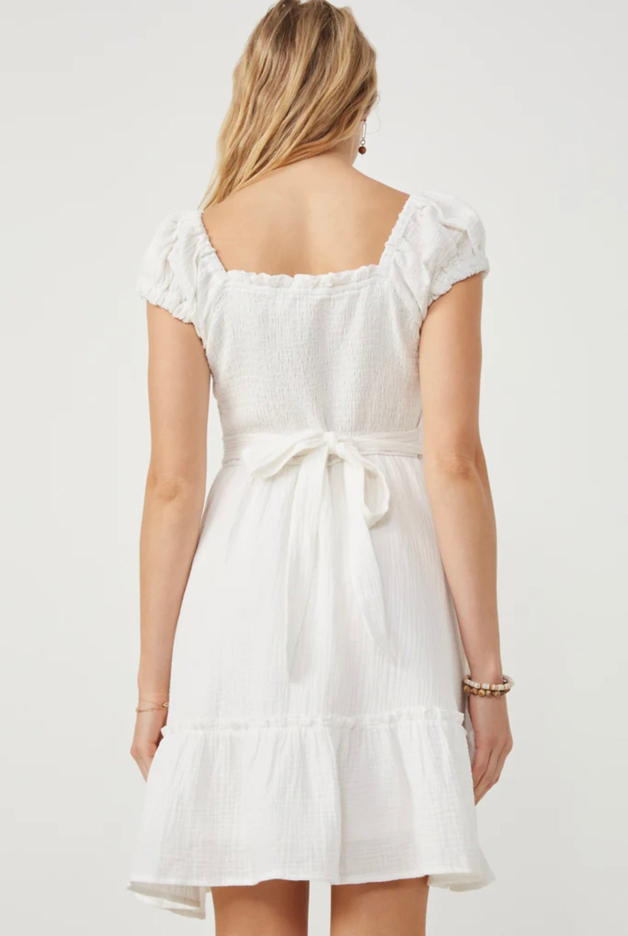 WOMENS TEXTURED PUFF SLEEVE SMOCKED DRESS - WHITE
