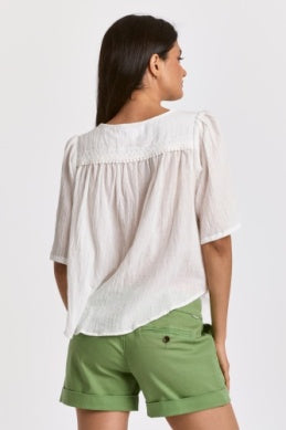 V NECK SHORT SLEEVE - WHITE