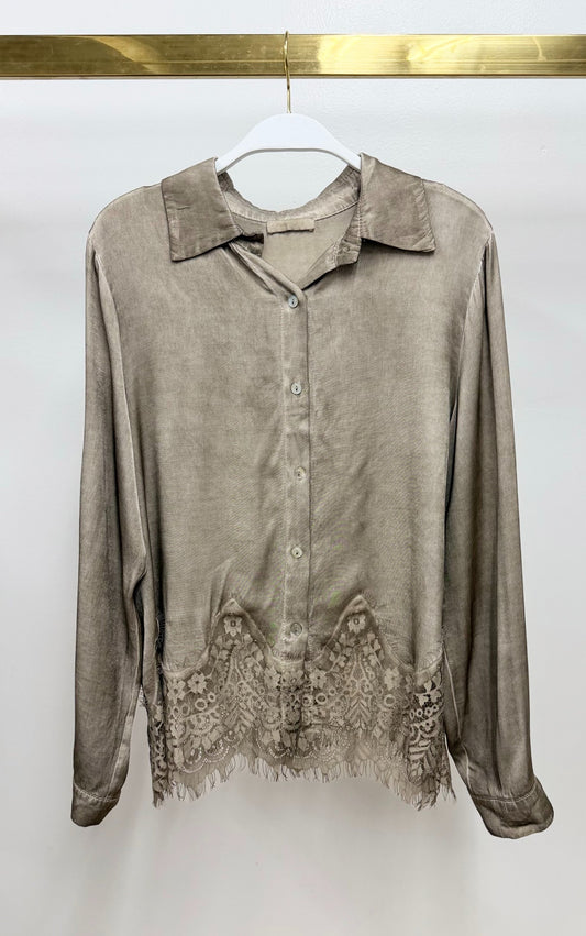 LACE HEM LONG SLEEVE BUTTON DOWN TOP - MOCHA